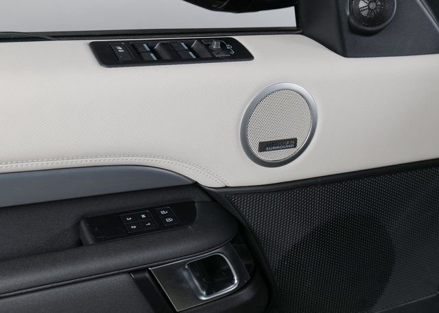 New 2026 Eiger Grey Land Rover Dynamic SE image 28