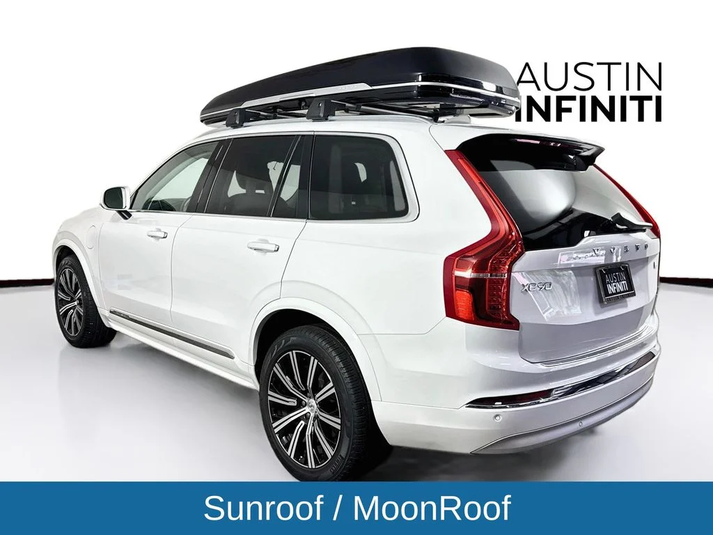 Used 2022 White Volvo T8 Inscription 6 Passenger image 5