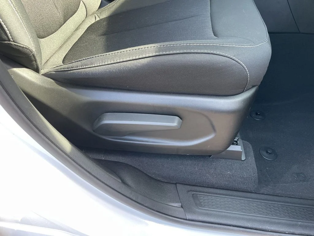 Used 2024 White Jeep Laredo X image 36