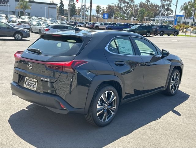 2026 Lexus UX Hybrid 300h - Photo 6