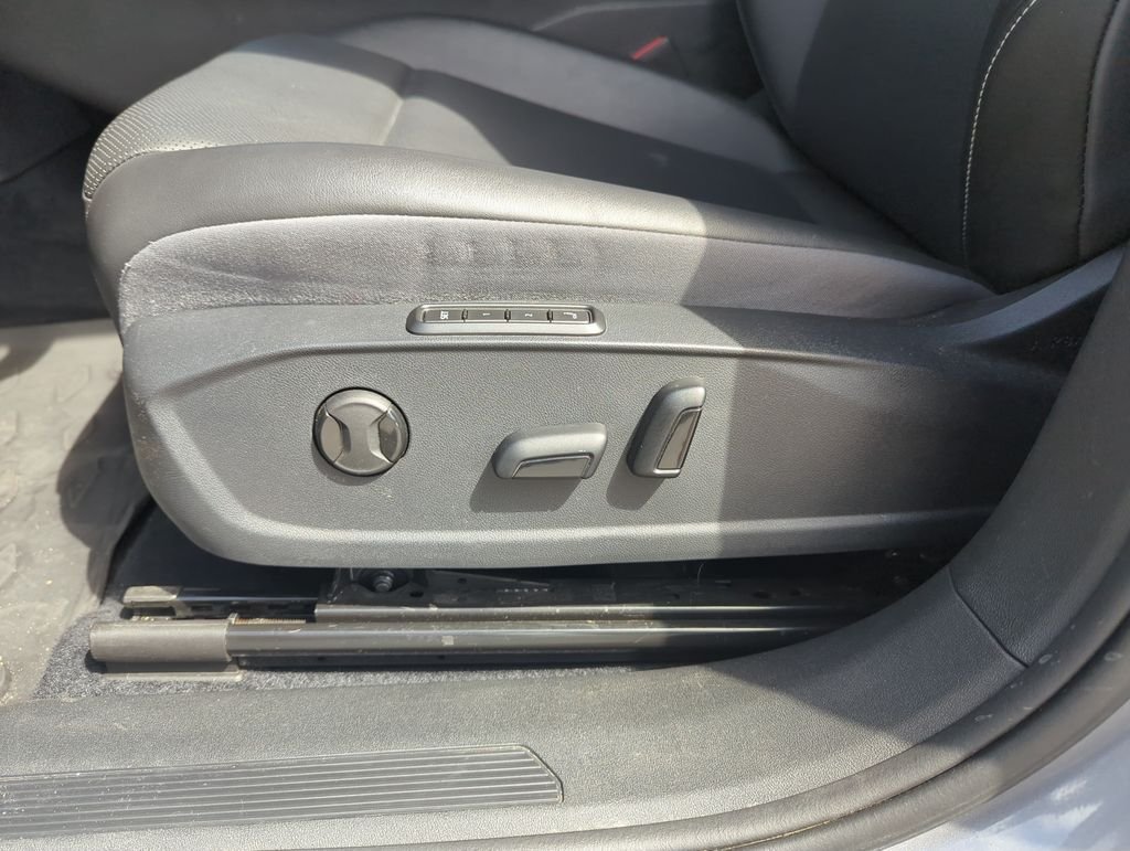 Used 2023 Silver Volkswagen Pro S image 13