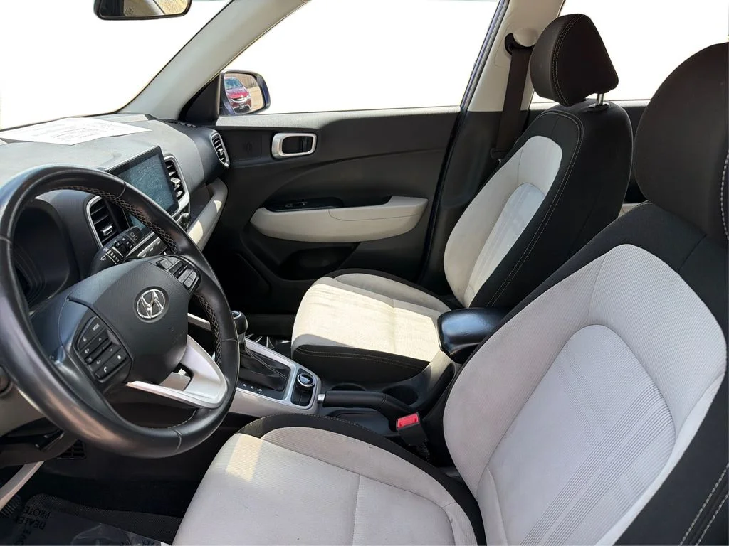 Used 2024 Intense Blue Hyundai SEL image 10