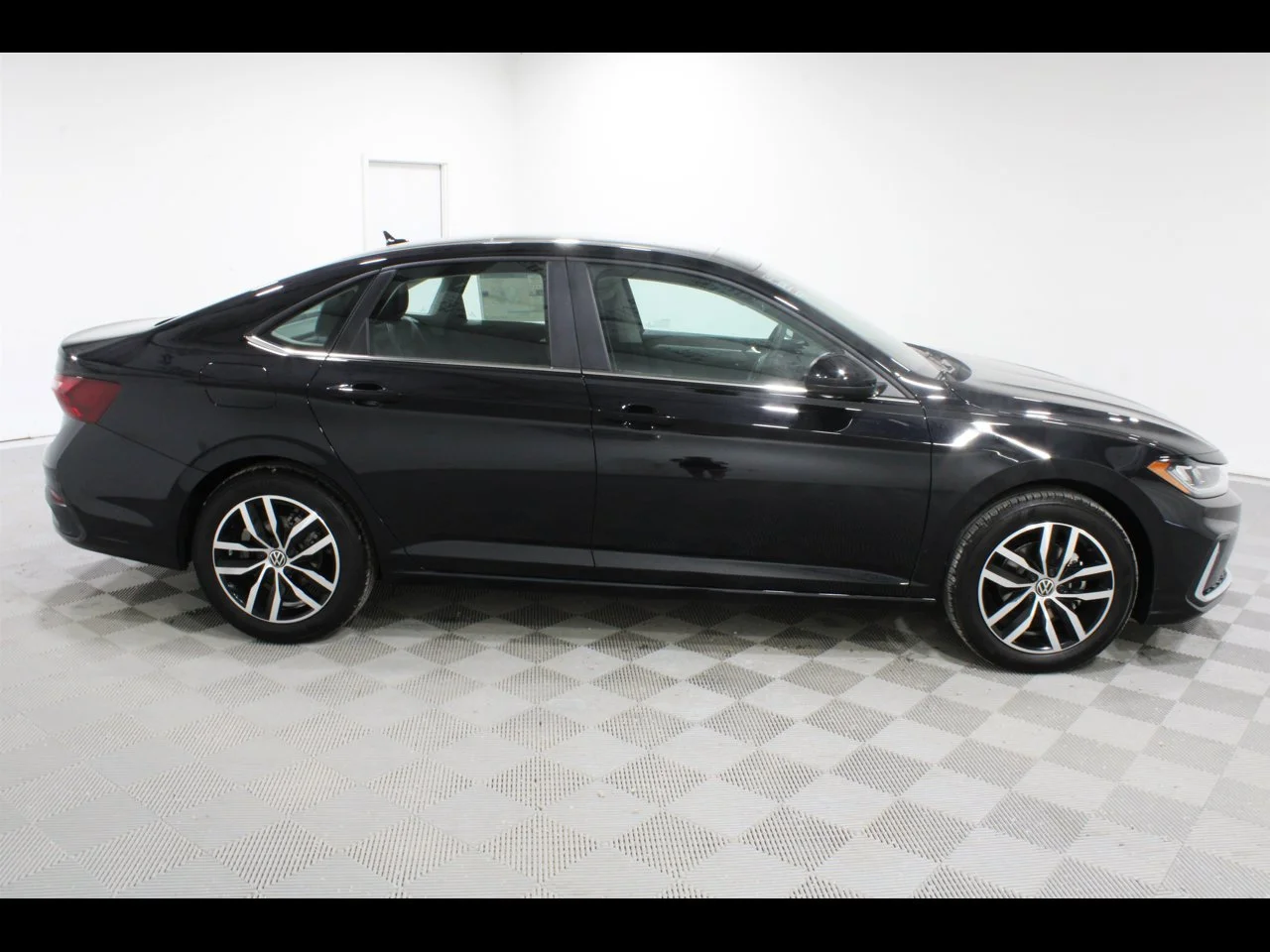 New 2026 Deep Black Pearl Volkswagen 1.5T SE image 26