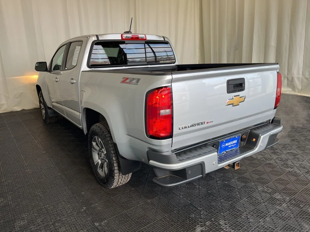 Used 2020 Silver Chevrolet Z71 image 24