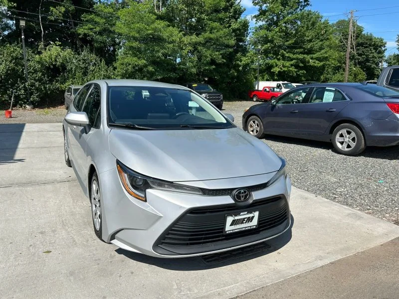 Used 2023 Silver Toyota LE Sedan 4D image 18