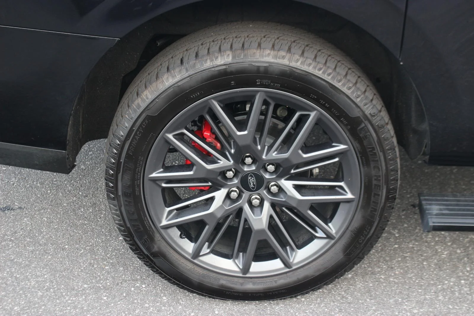 Used 2025 Black Ford Platinum image 43