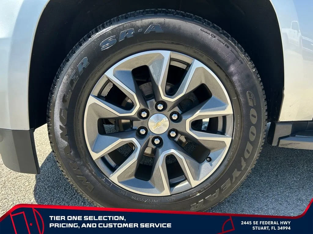 Used 2020 SILVER ICE METALLIC Chevrolet LT image 18