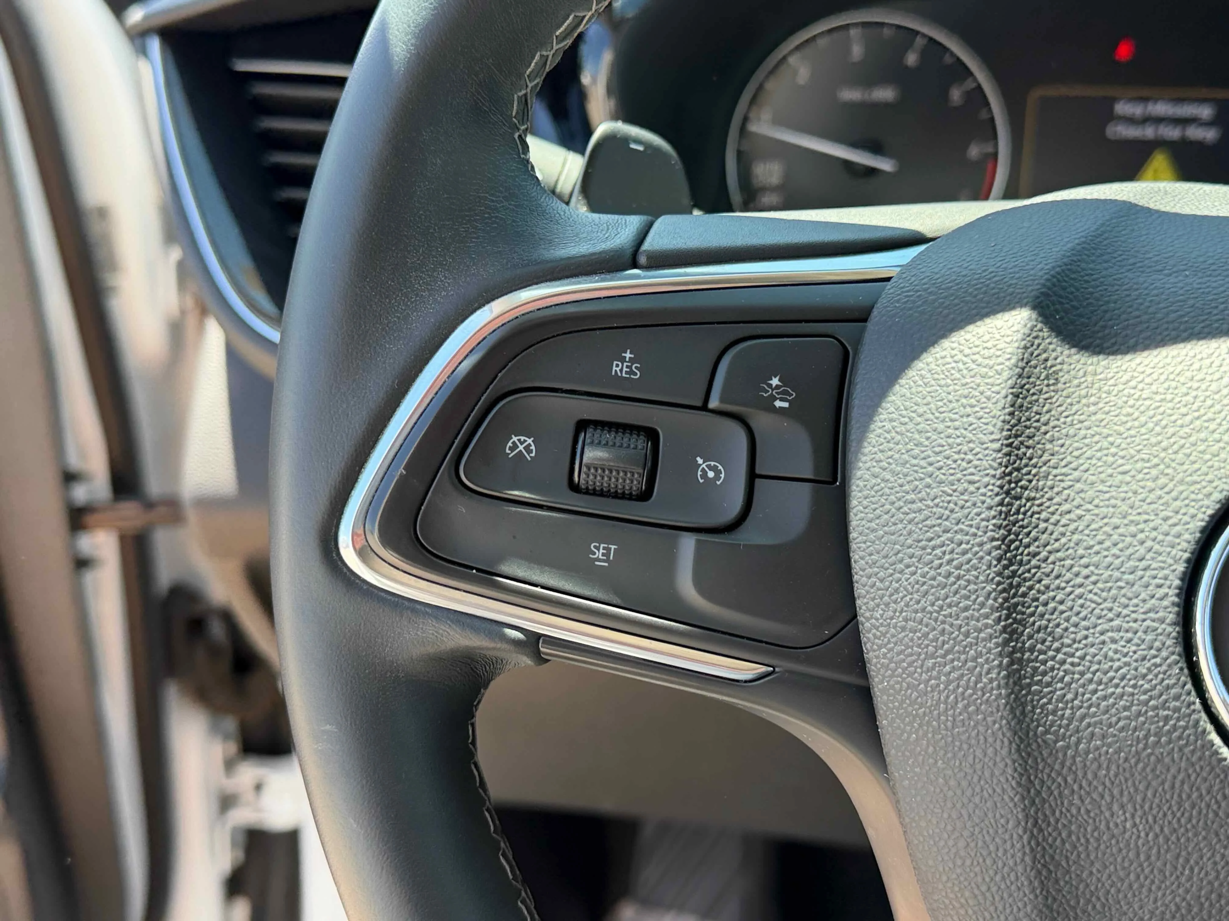 Used 2022 Summit White Buick Preferred image 17