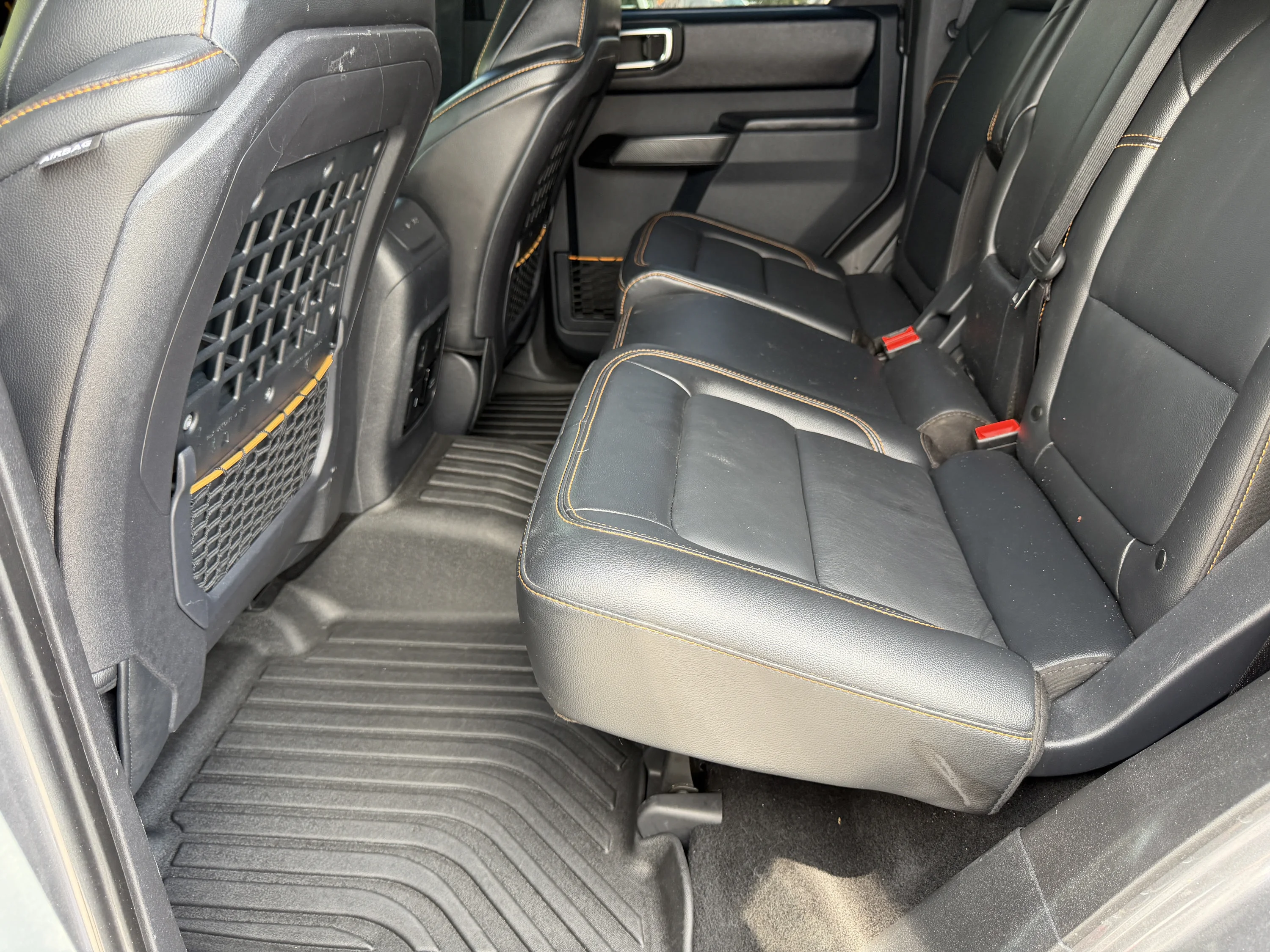 Used 2024 Carbonized Gray Metallic Ford Badlands image 23