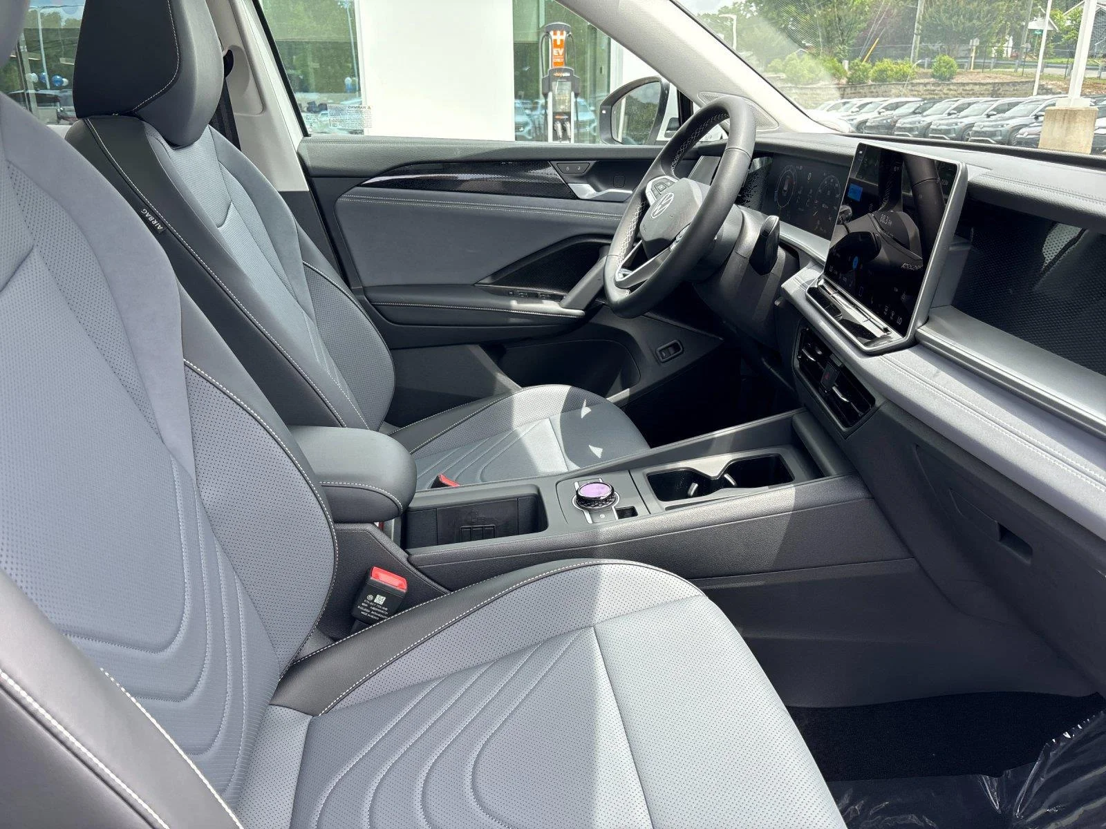 New 2026  Volkswagen SE image 38