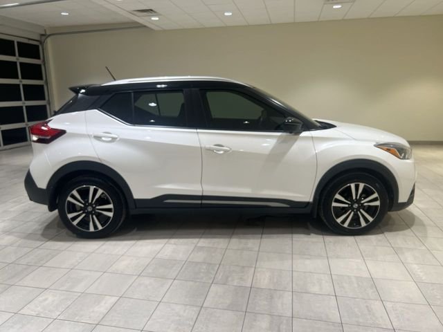 Used 2019 White Nissan SR image 6