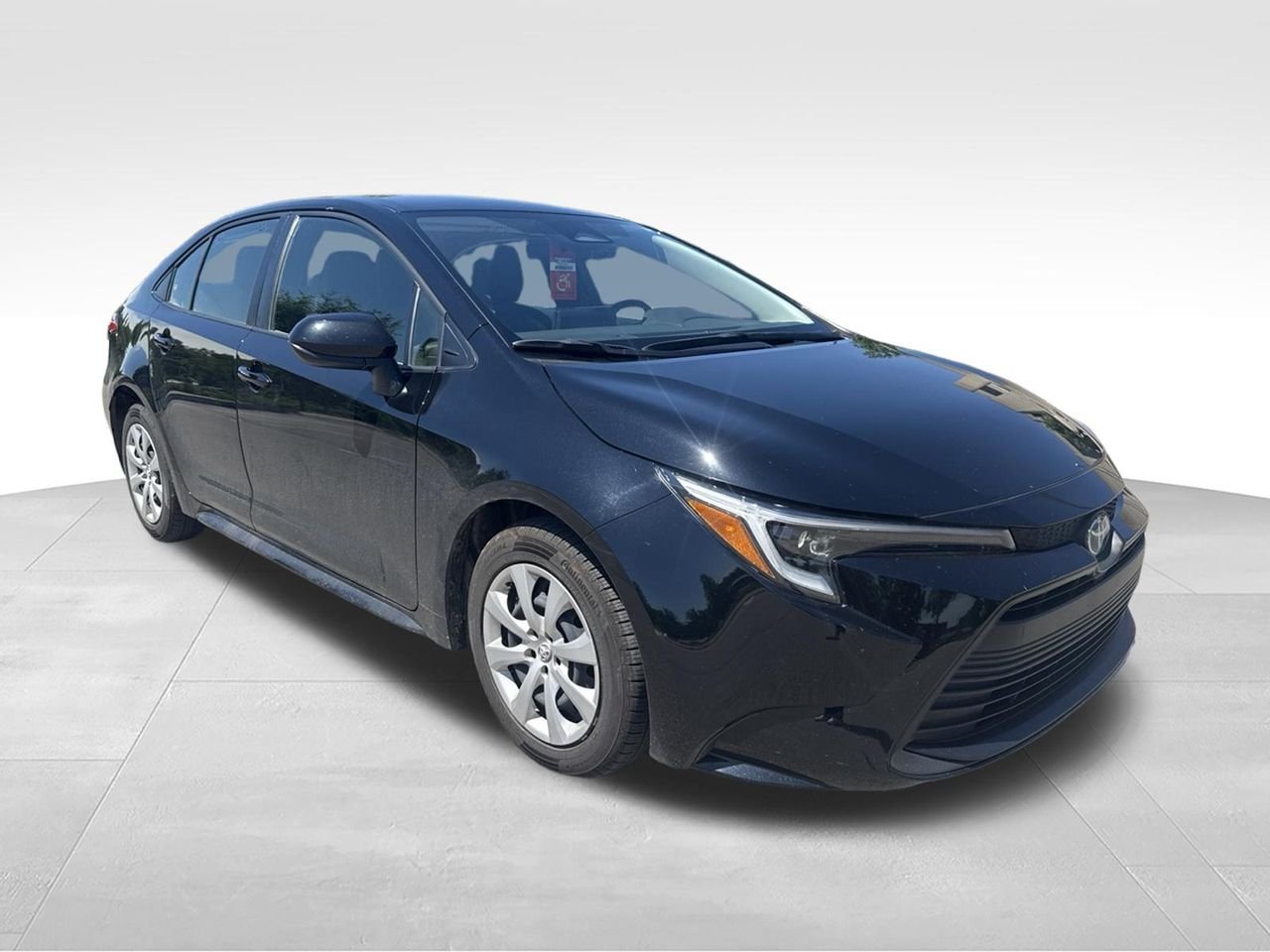 Used 2023  Toyota LE image 2