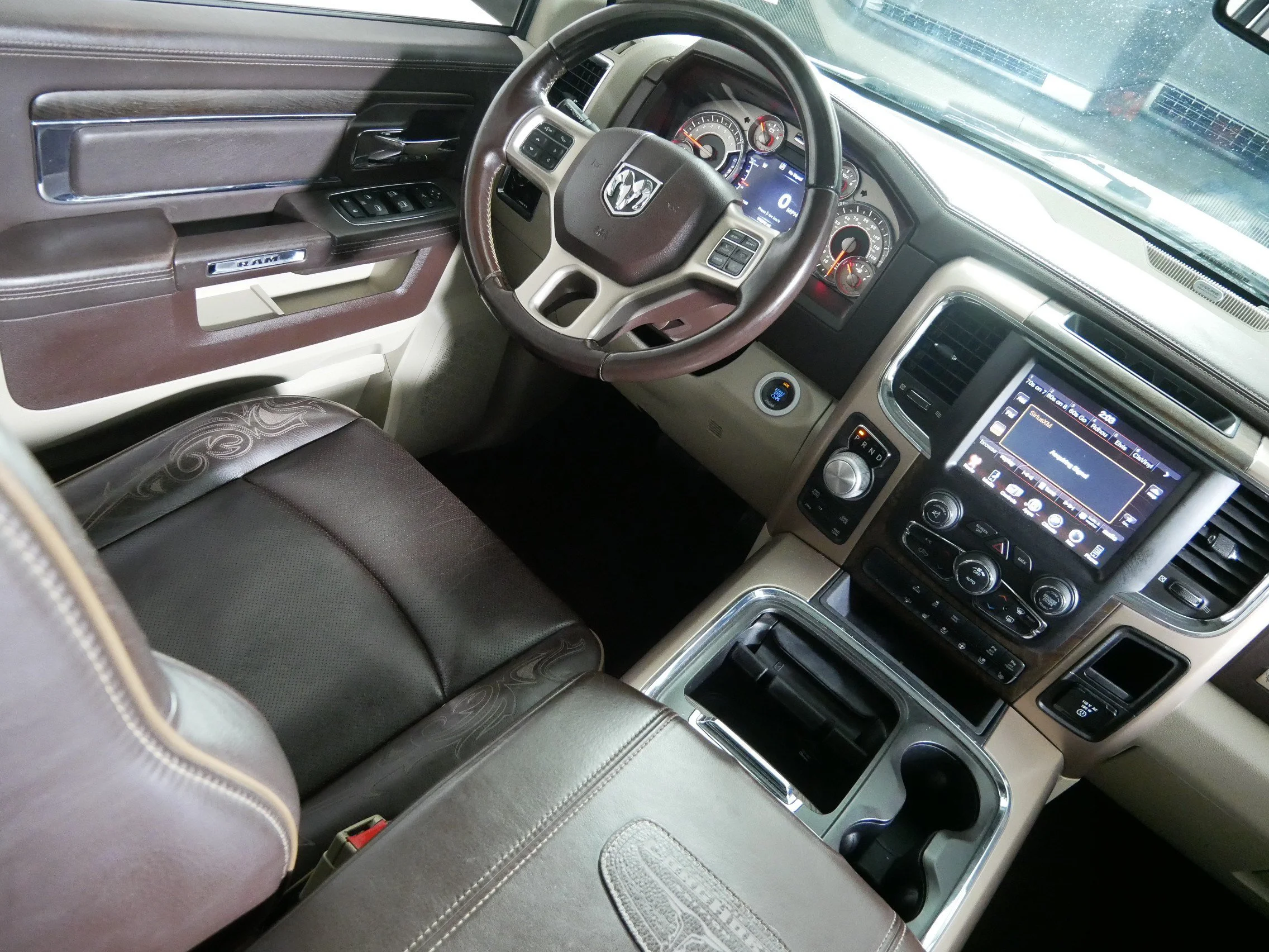 Used 2016 Bright White Clearcoat Ram Longhorn image 9