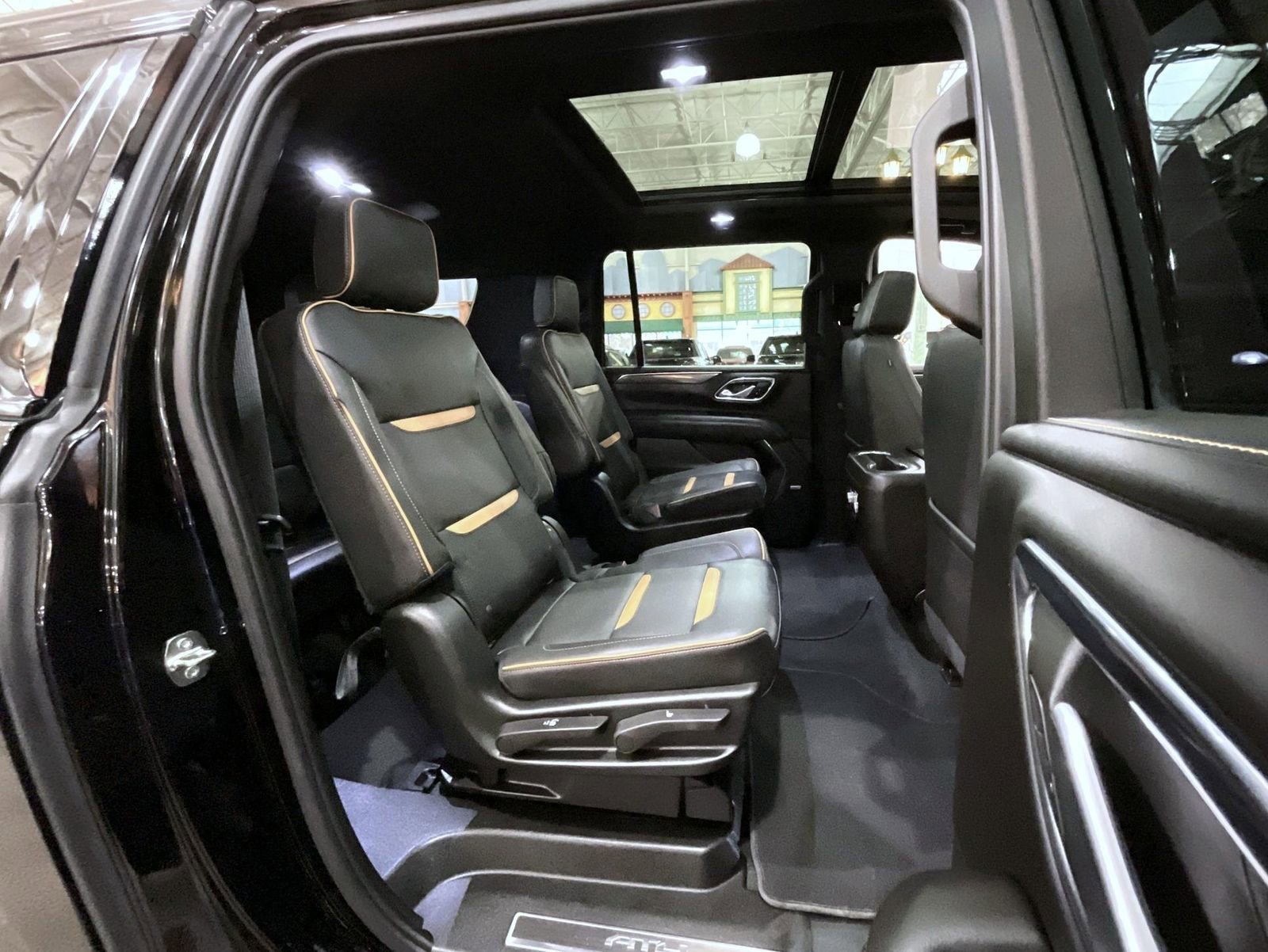 2023 GMC Yukon XL AT4 - Photo 18