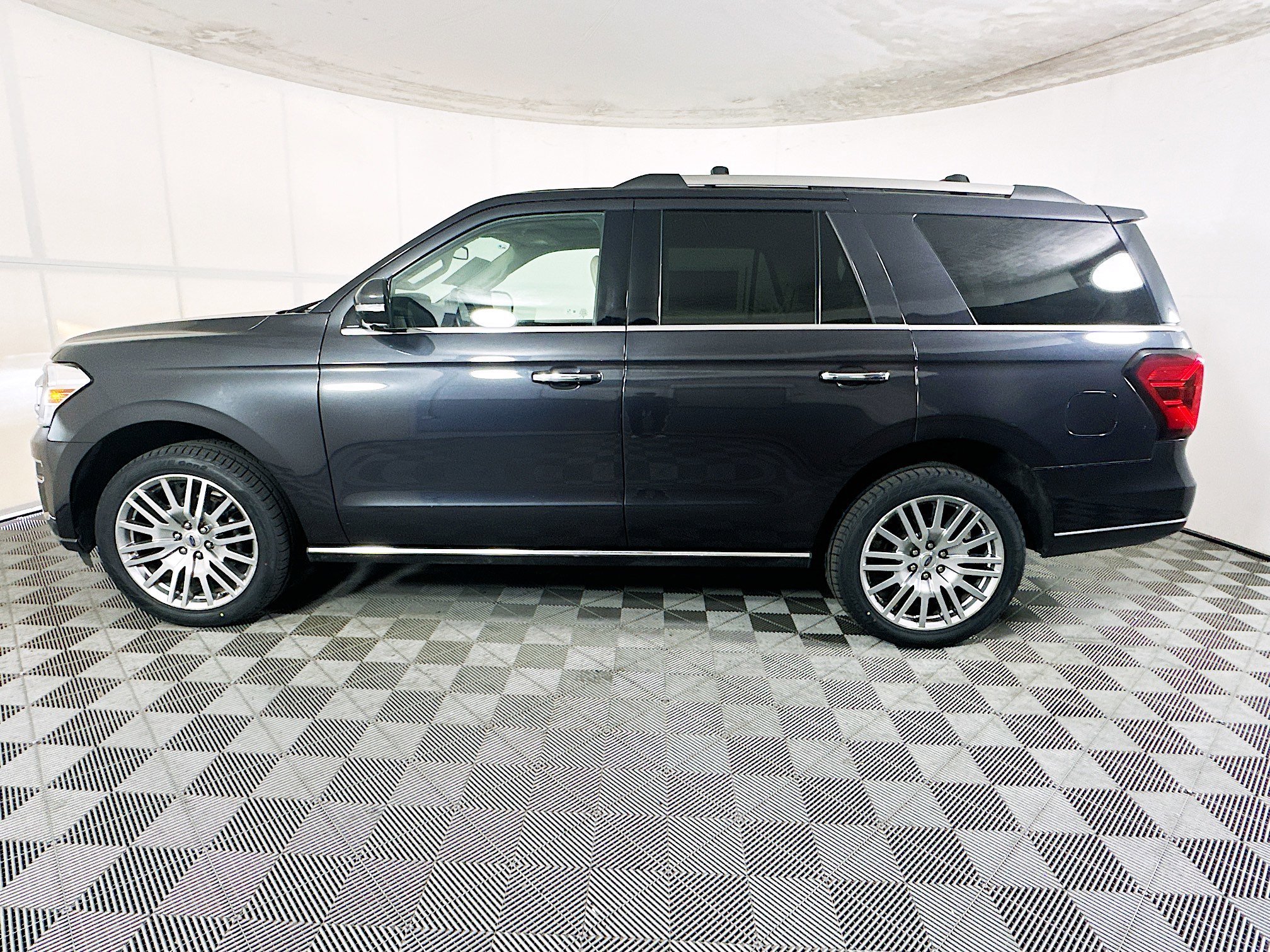 2024 Ford Expedition thumbnail 8