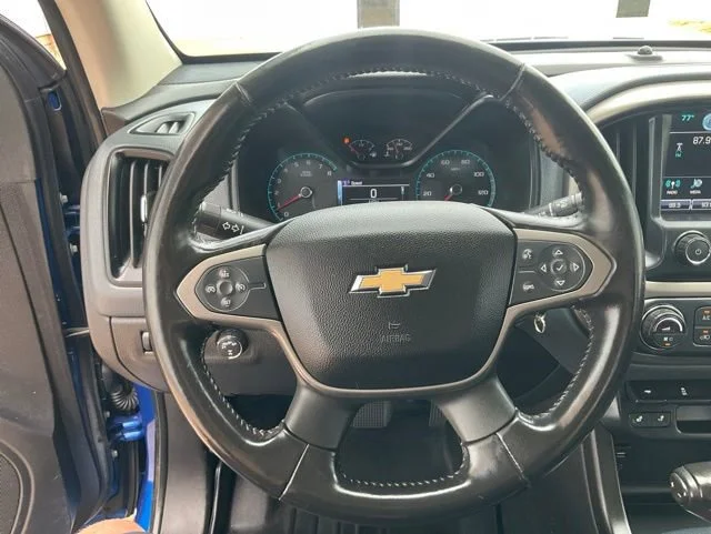 Used 2018 KINETIC BLUE METALLIC Chevrolet 4WD Z71 image 9