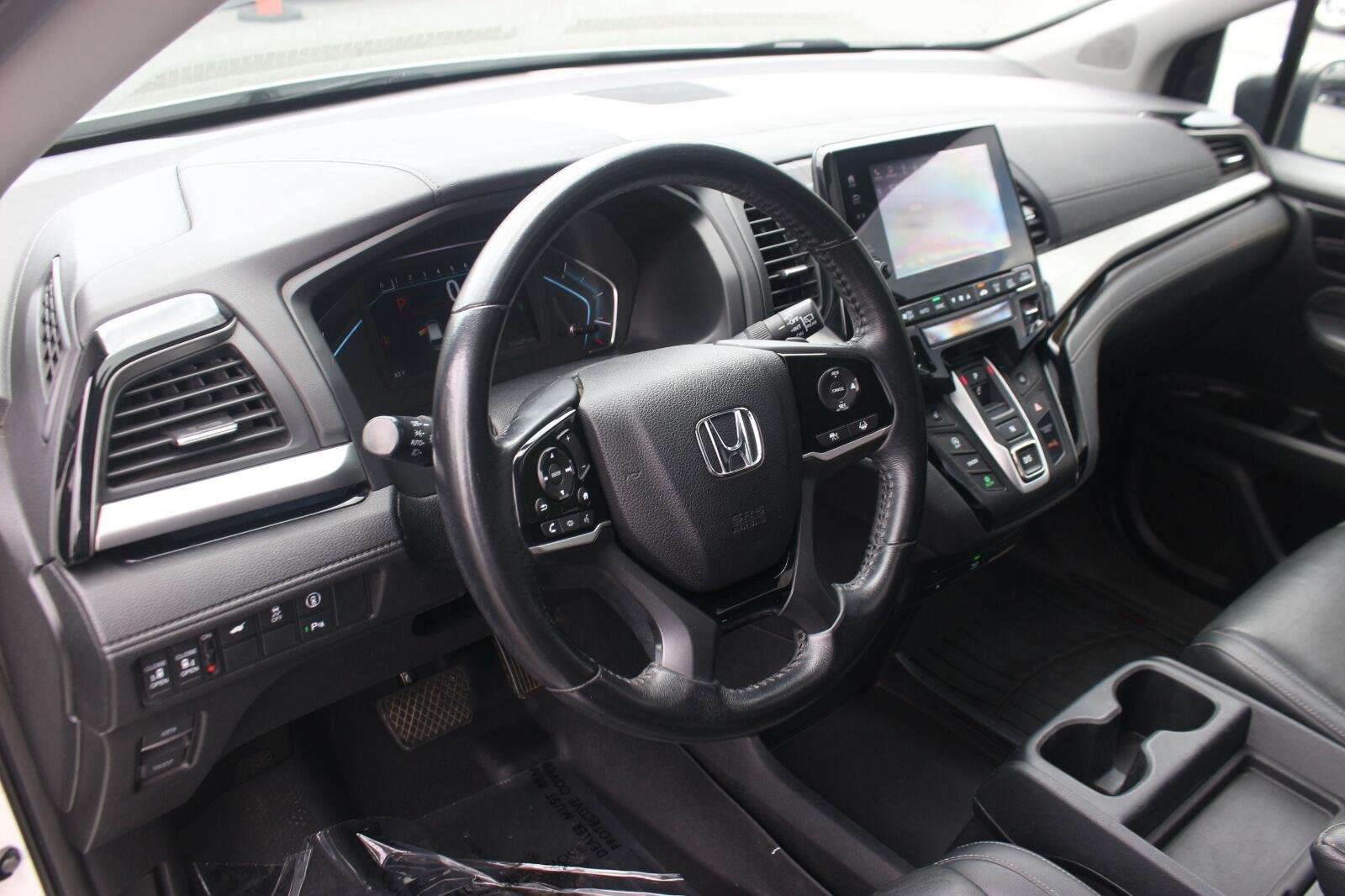 Used 2021 Platinum White Pearl Honda Touring image 17