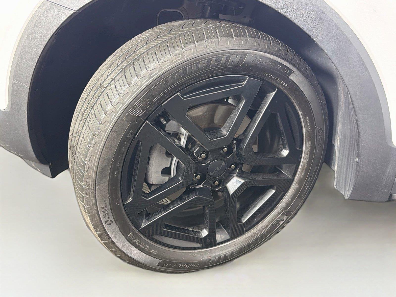 Used 2025  Kia EX X-Line image 38
