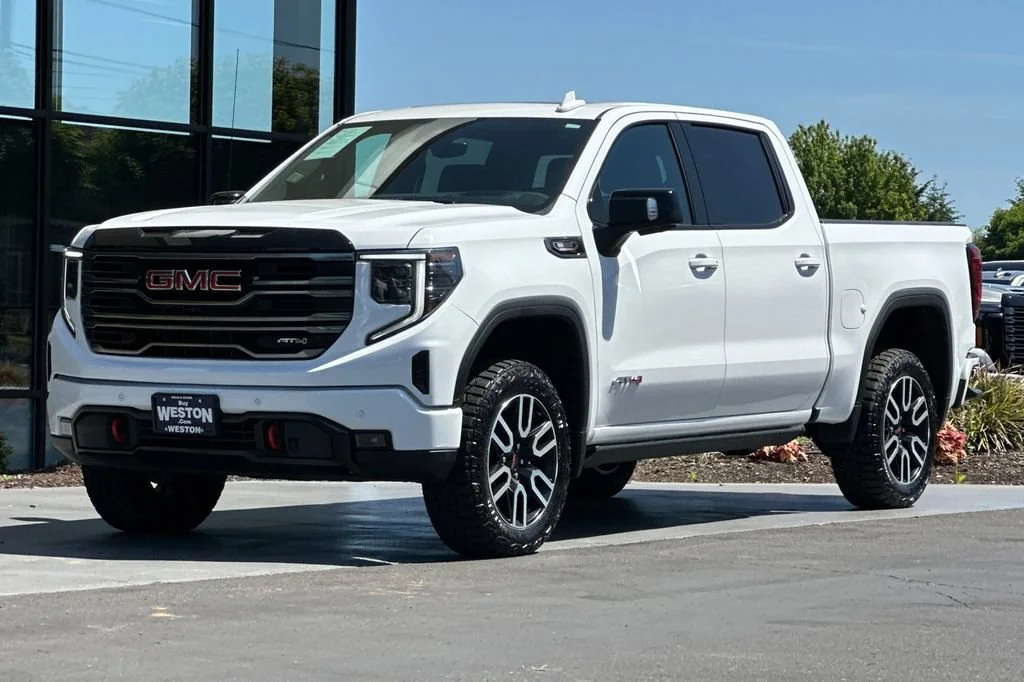 2025 GMC Sierra 1500 AT4 - Photo 8