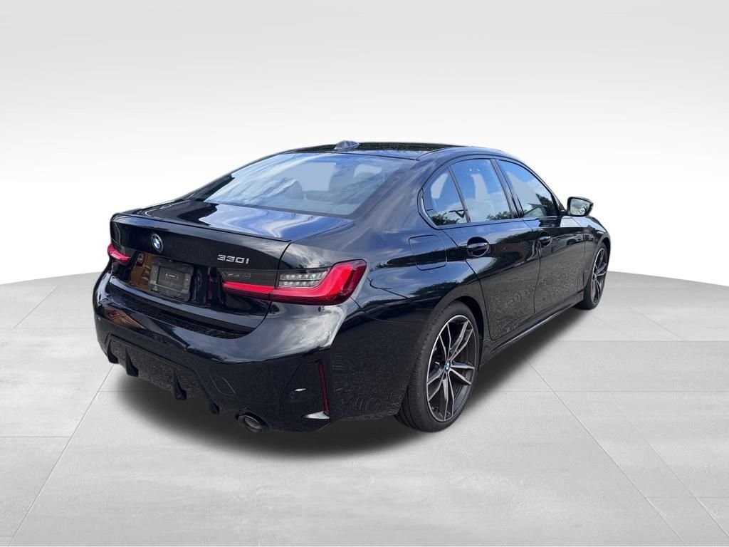 Used 2024 Black BMW 330i image 3