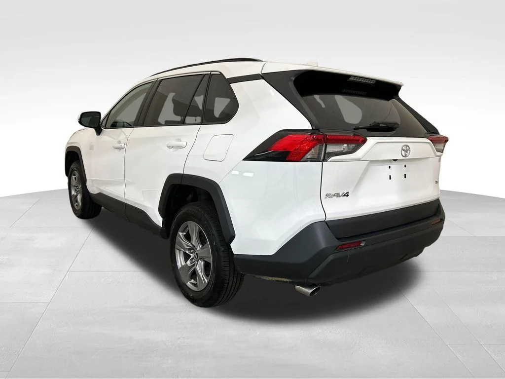 Used 2024 White Toyota XLE image 3