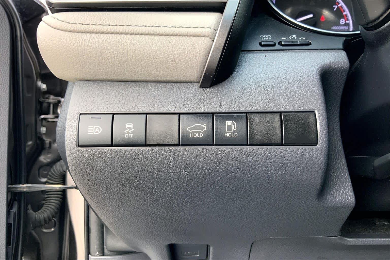 Used 2020 Predawn Gray Mica Toyota L image 33