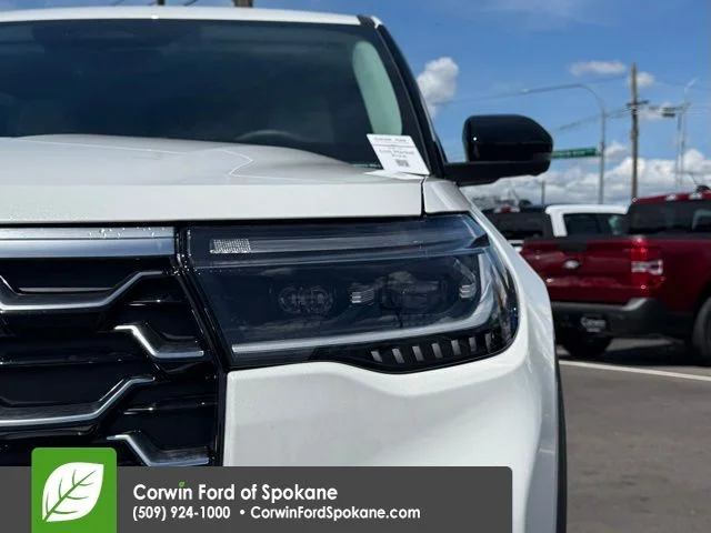 New 2026 Star White Metallic Tri-Coat Ford Platinum image 7