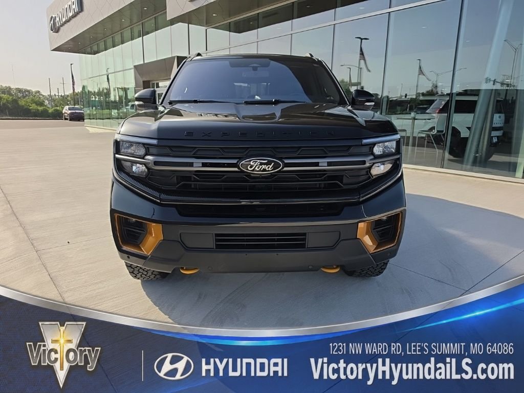 Used 2025  Ford Tremor image 8