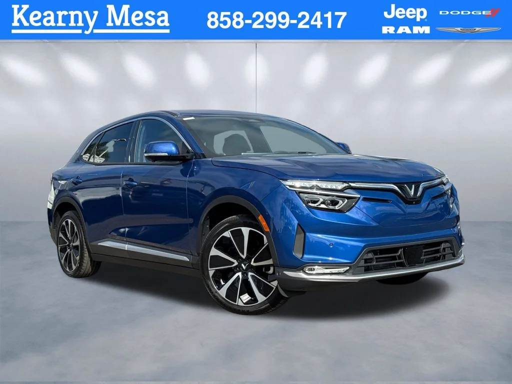 2025 VinFast VF 8 VF 8 Plus Standard Range's photo