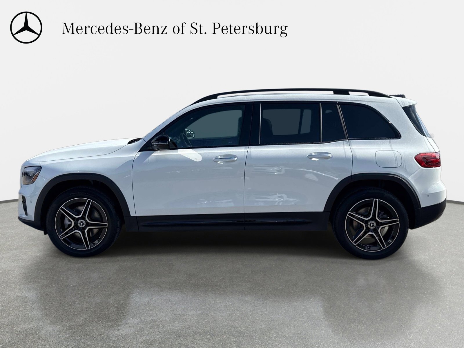 New 2026 Polar White Mercedes-Benz 250 SUV image 3