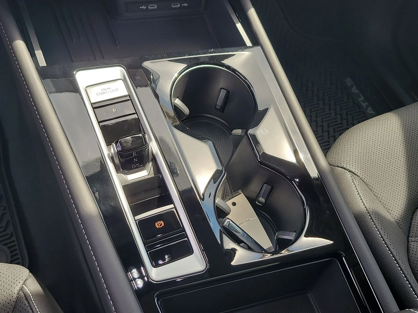 2026 Volkswagen Atlas SE w/Tech - Photo 26