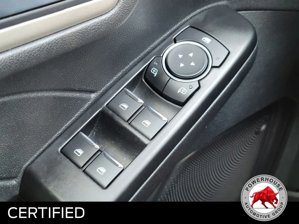 Used 2022 White Ford SEL image 27