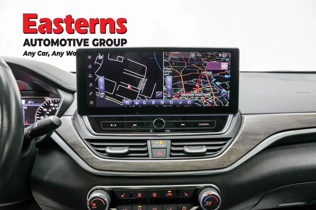 Used 2024 White Nissan 2.5 SV image 12