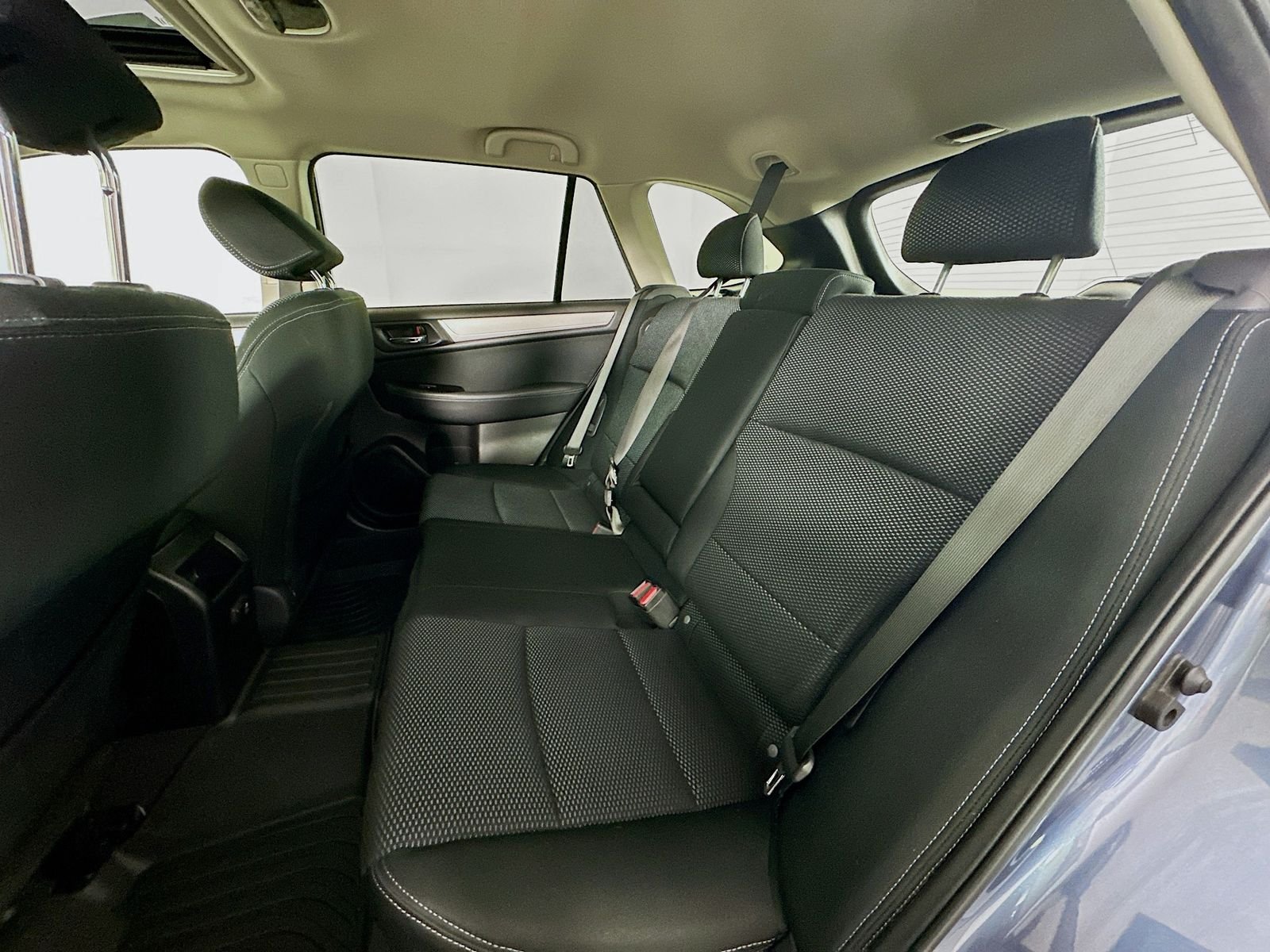 Used 2015 Twilight Blue Metallic Subaru 2.5i Premium image 25