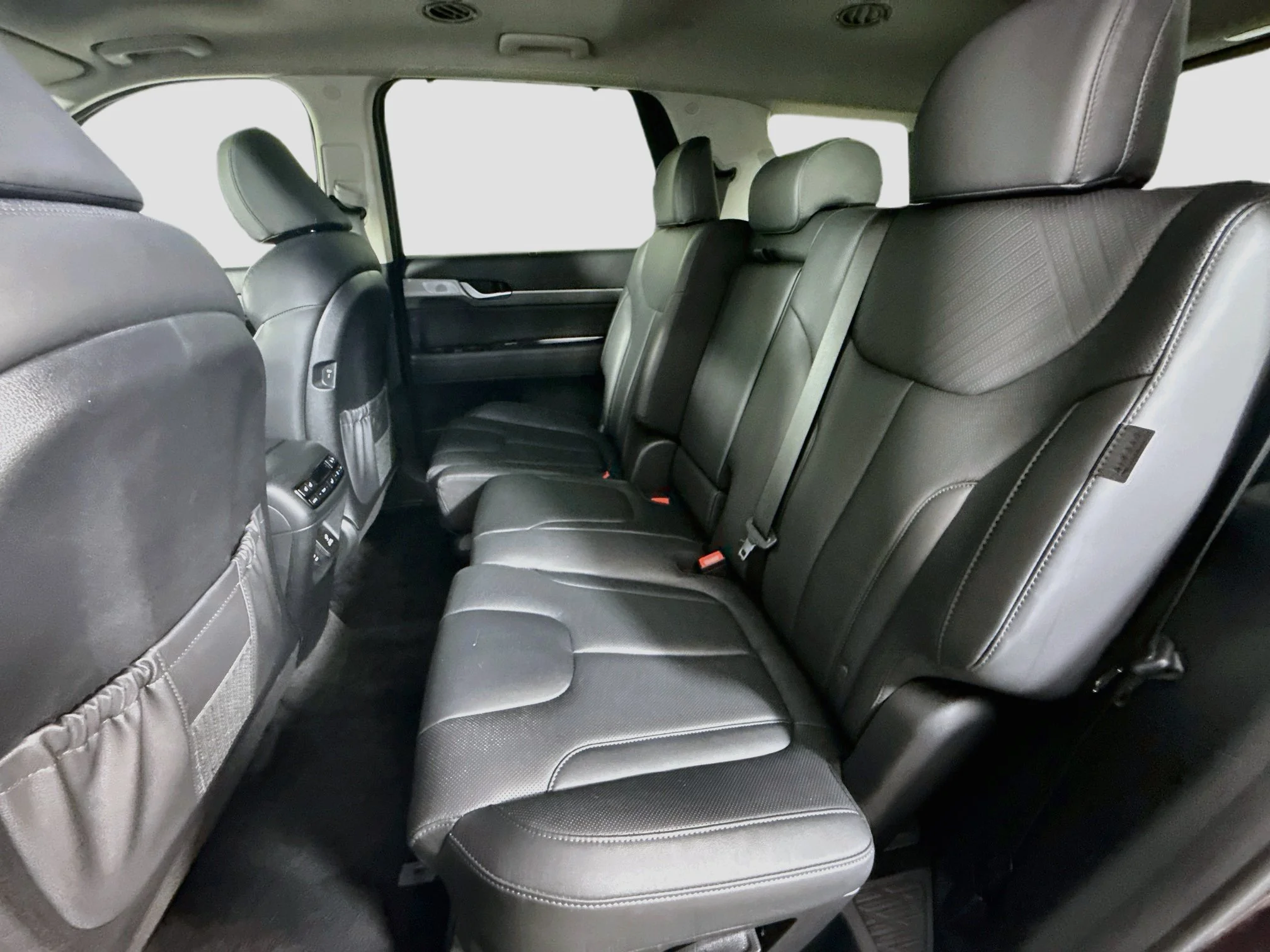 Used 2024 Sierra Burgundy Hyundai SEL 7P image 21
