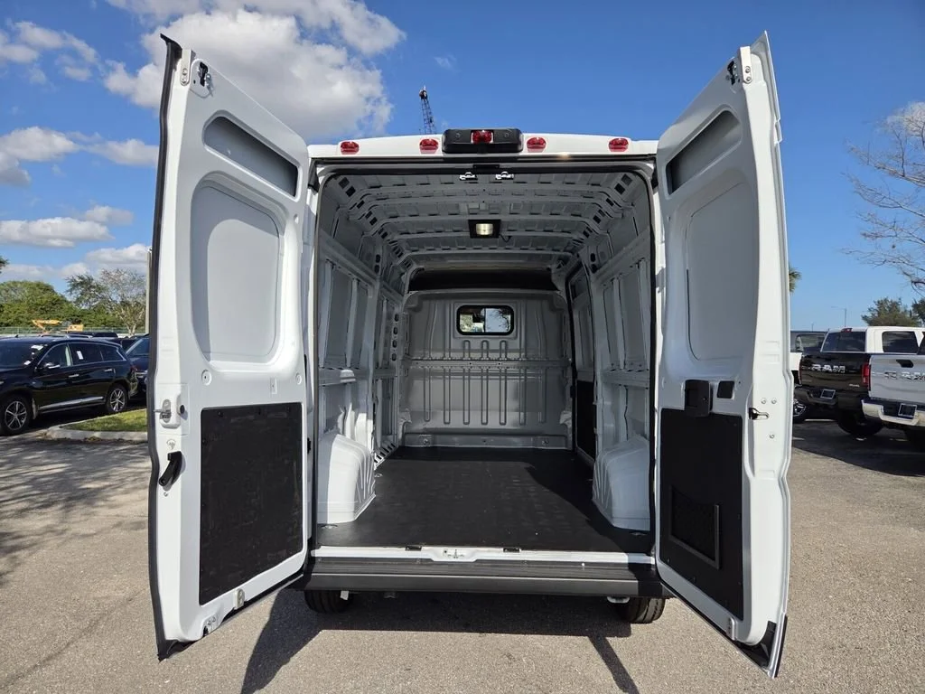 New 2026 Bright White Clear-Coat Exterior Paint RAM Tradesman image 10
