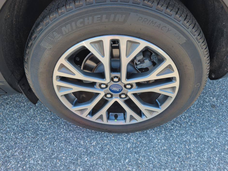 Used 2022 Oxford White Ford SEL image 7