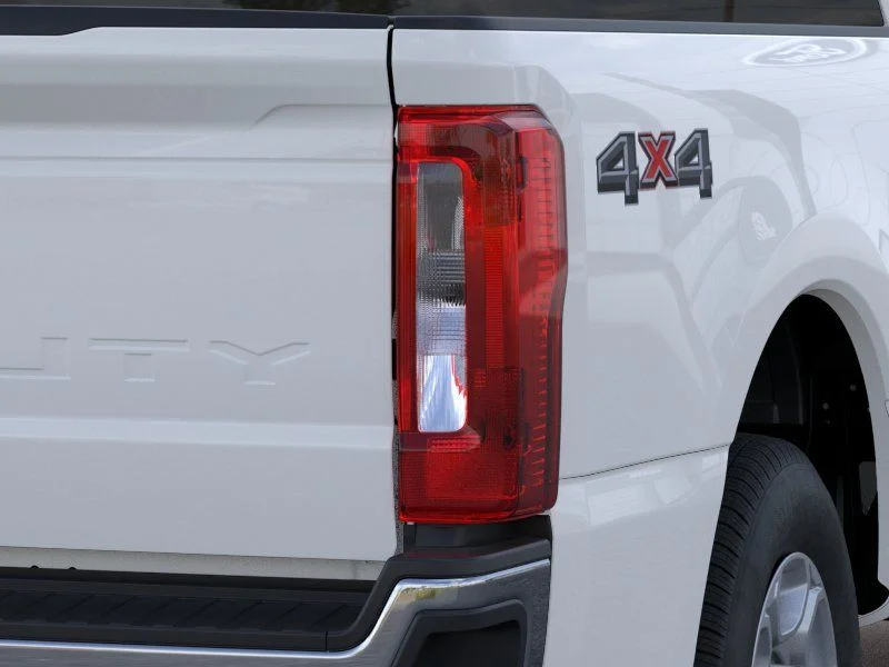 New 2026 Oxford White Ford XLT image 21