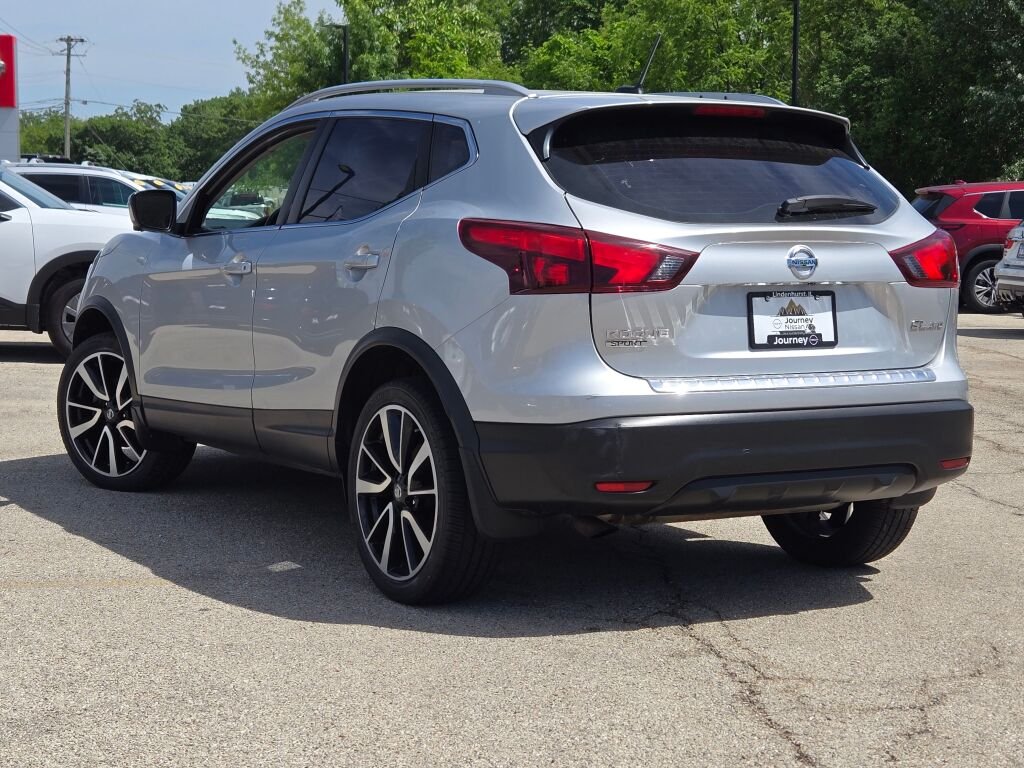 Used 2018 Silver Nissan SL image 12