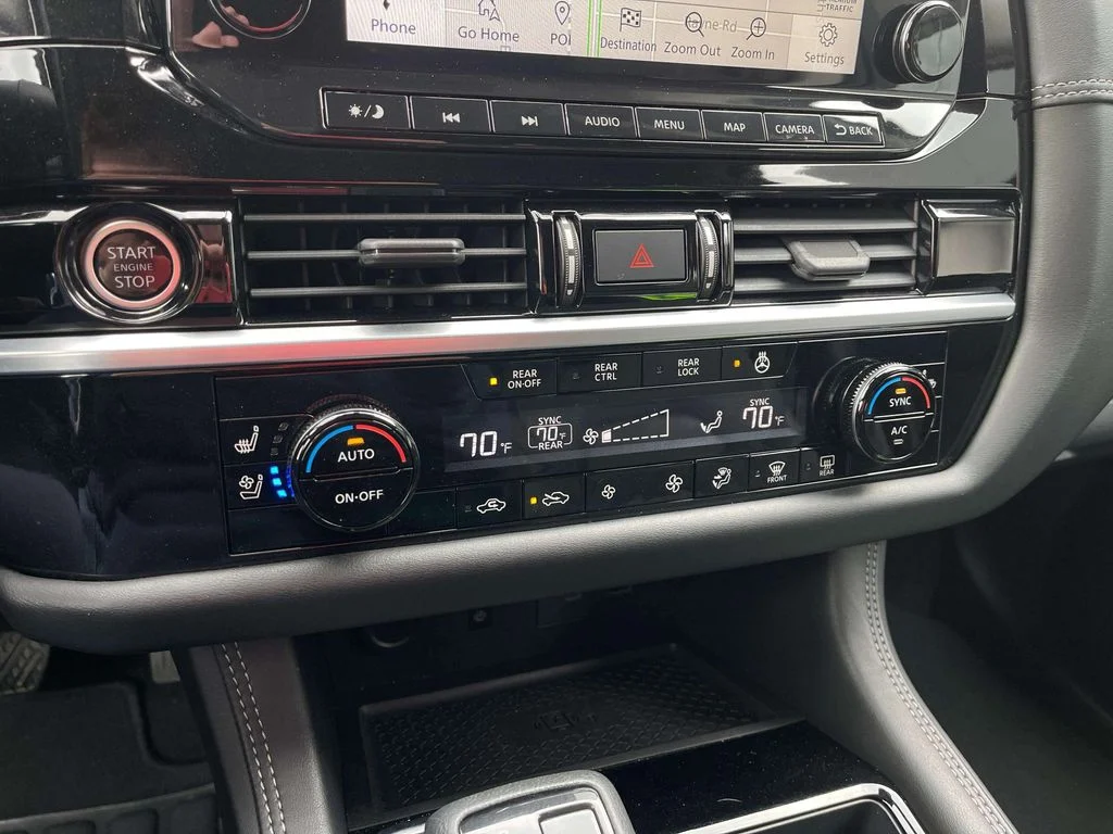 Used 2022 Super Black Nissan Platinum image 14