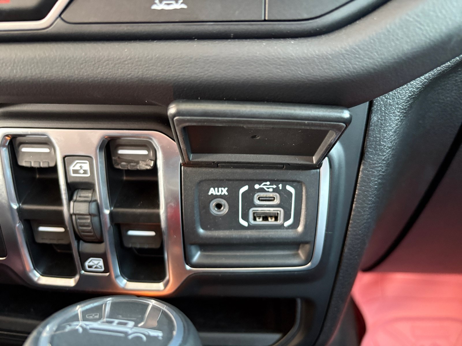 Used 2025 Black Clearcoat Jeep Texas Trail image 19