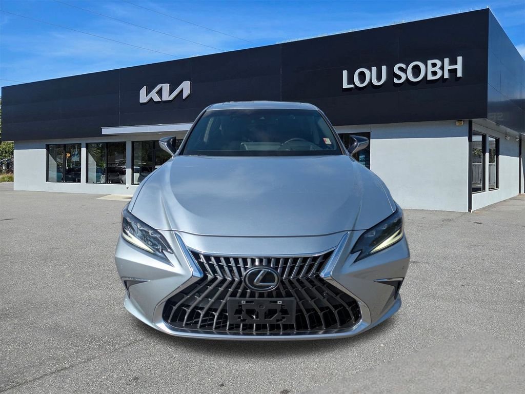 Used 2023 Silver Lexus 300h Luxury image 9