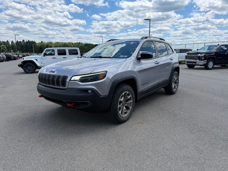 Used 2022 Silver Jeep Trailhawk image 3