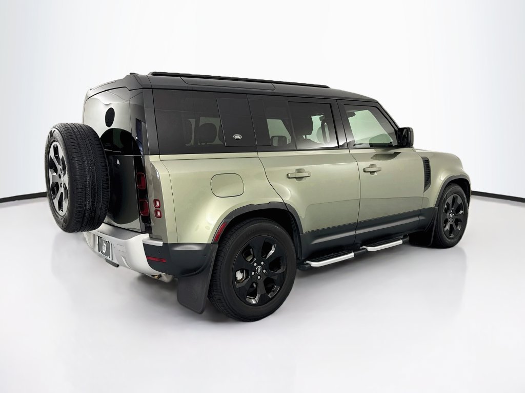 Used 2024 Green Land Rover S image 5