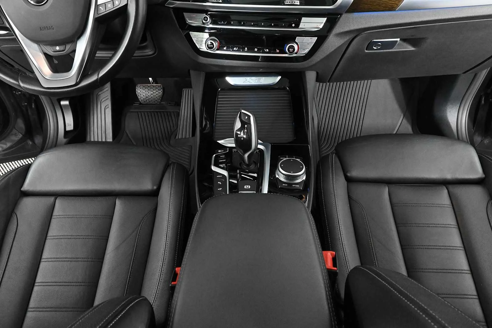 Used 2021 Dark Graphite Metallic BMW xDrive30e image 18