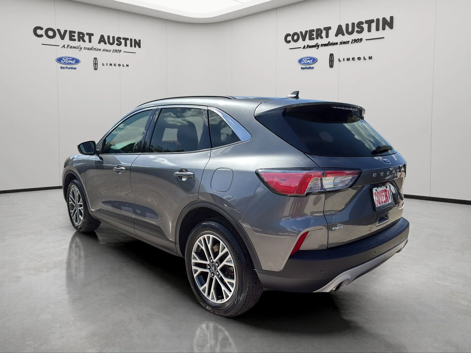 Used 2021 Gray Ford SEL image 3