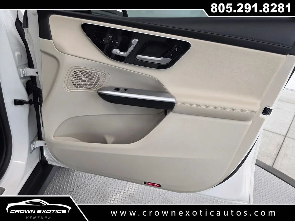 Used 2023  Mercedes-Benz GLC 300 image 14