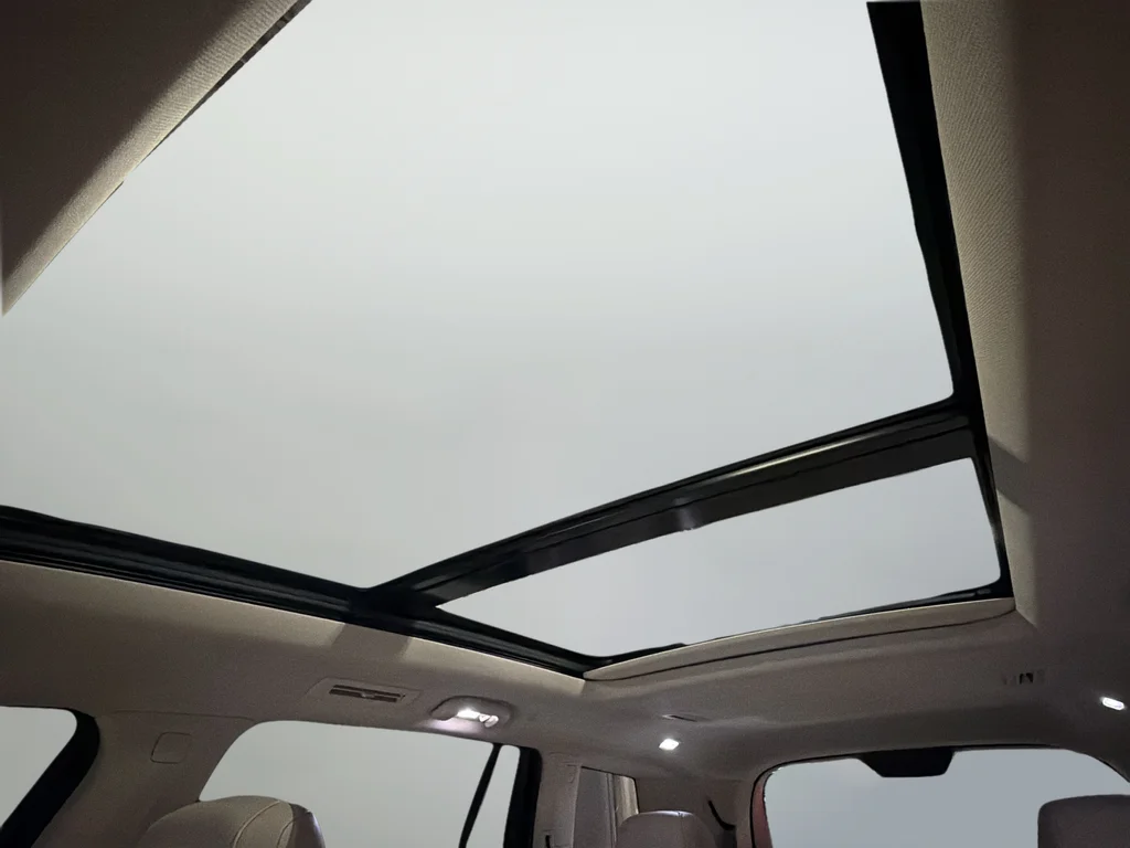 Used 2023 White Cadillac Premium Luxury image 28