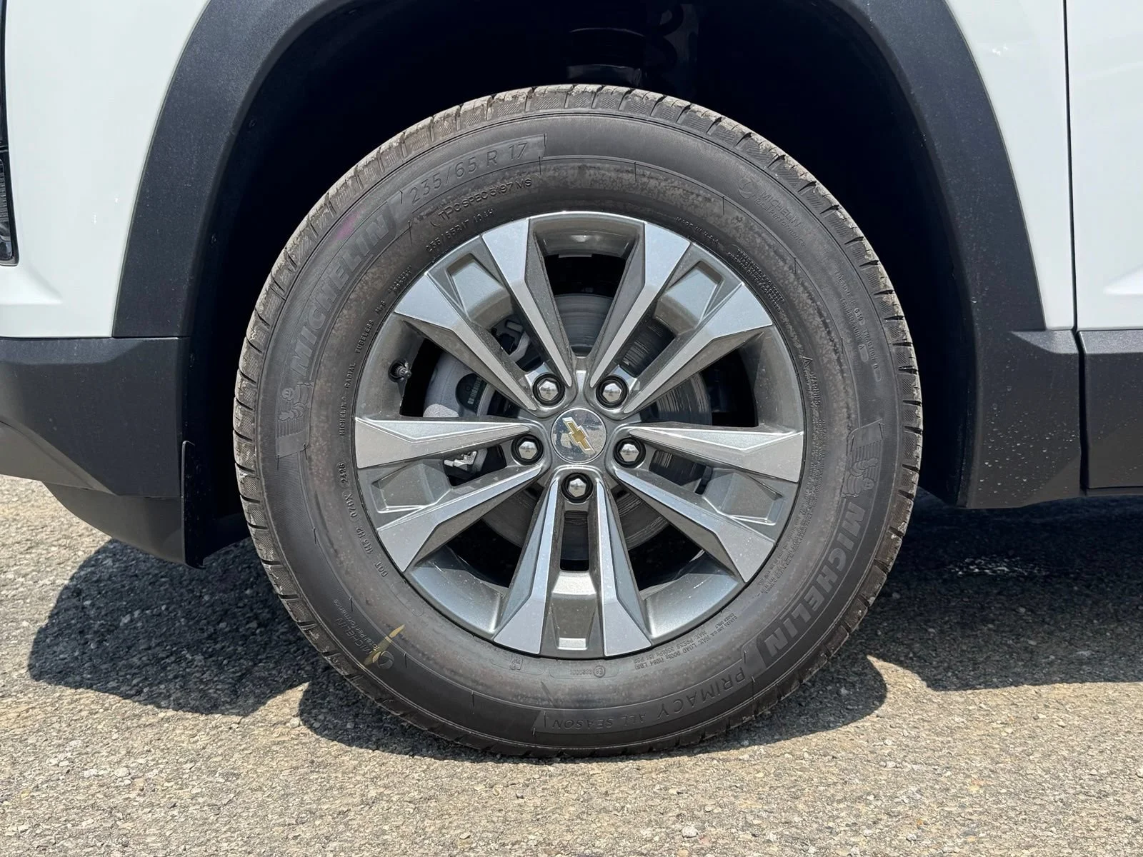 2027 Chevrolet Equinox LT - Photo 10