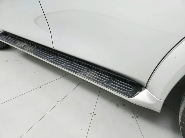 Used 2022 Silver Nissan SL image 56